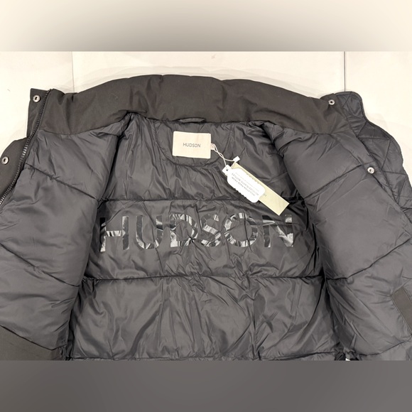 HUDSON Quilted Reversible Unisex Jacket - Picture 5 of 8